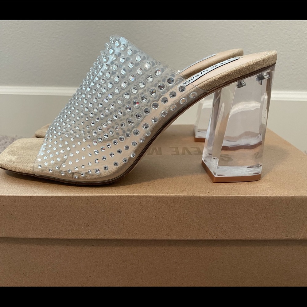 Steven Madden Clear Rhinestone Nicely Sandals 9